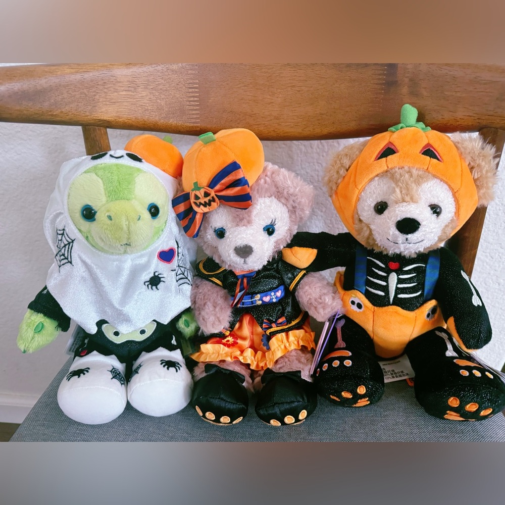 Shanghai Disney 2022 Halloween edition Duffy, olu and Shellie May plush